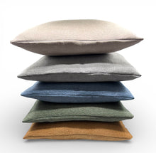 Laden Sie das Bild in den Galerie-Viewer, HESTA ATELIER Kissenbezug in Soft Linen – Weicher und formstabiler Stoff – Angenehm weich – Modernes Design – Hergestellt in Italien – Ohne Füllung