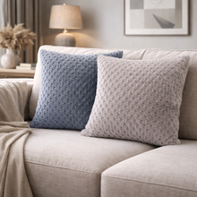 Carica l'immagine nel visualizzatore di Gallery, HESTA ATELIER Copricuscino COZY FUR – Tessuto Strutturato e Morbido – Soft Touch - Design Moderno – Made in Italy – Senza Imbottitura