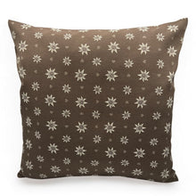 Carica l&#39;immagine nel visualizzatore di Gallery, Copricuscino LANDHAUS EDELWEISS, marrone, Jacquard, 45x45cm
