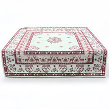 Carica l&#39;immagine nel visualizzatore di Gallery, Tovaglia MONTE CERVO BORDEAUX, uni, Gobelin Jacquard
